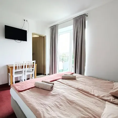 Firstroom Penzion 3*