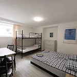 Firstroom بيت ضيافة